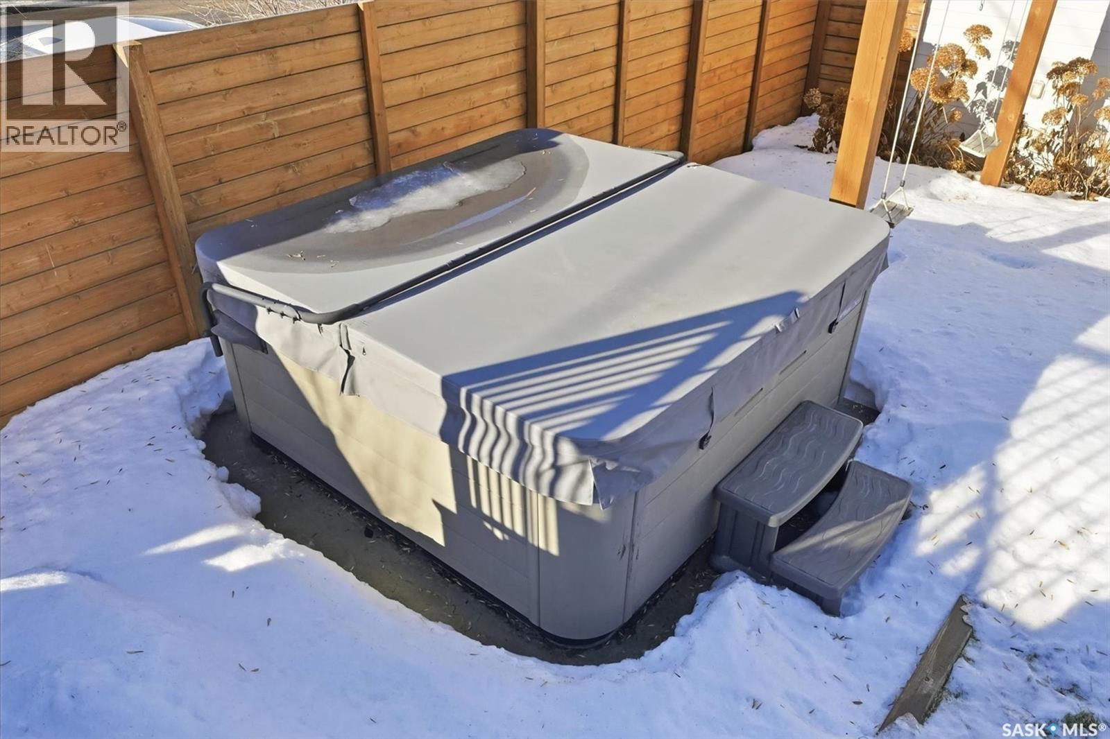 1301 11Th Street E, Saskatoon, SK - Outdoor