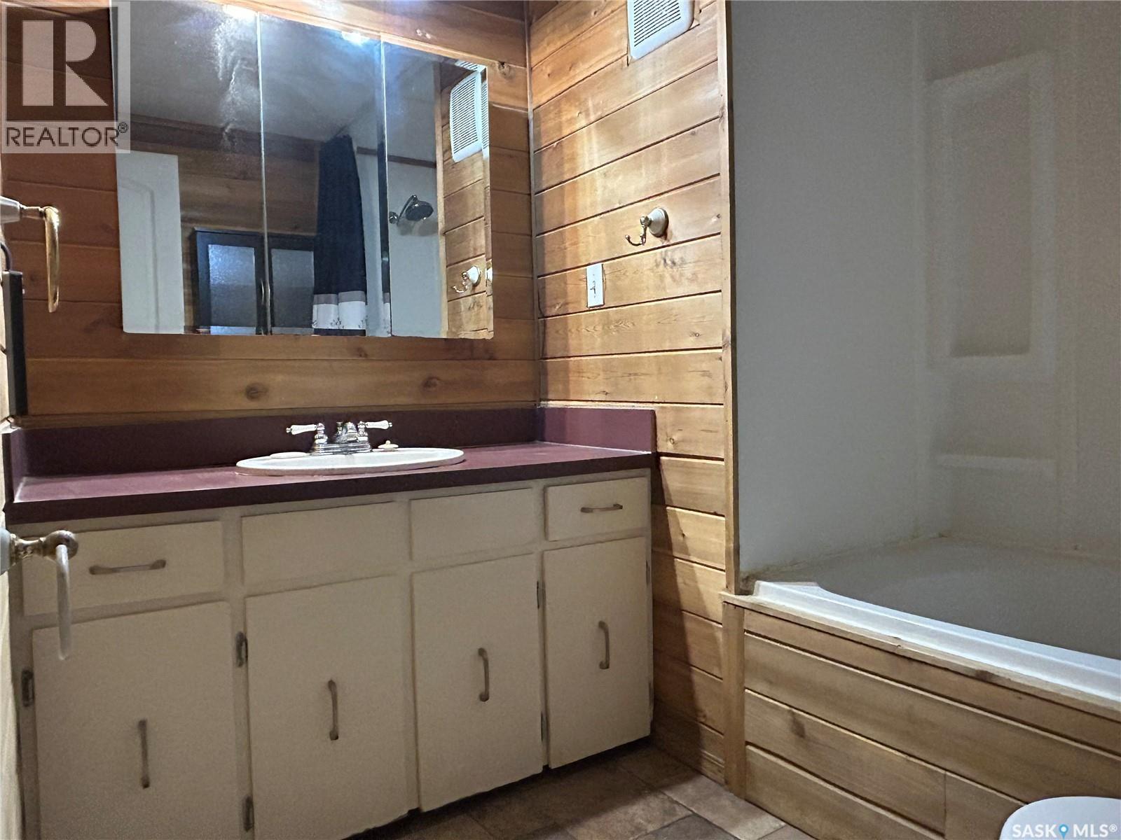 18 Royal Heights, Estevan, SK