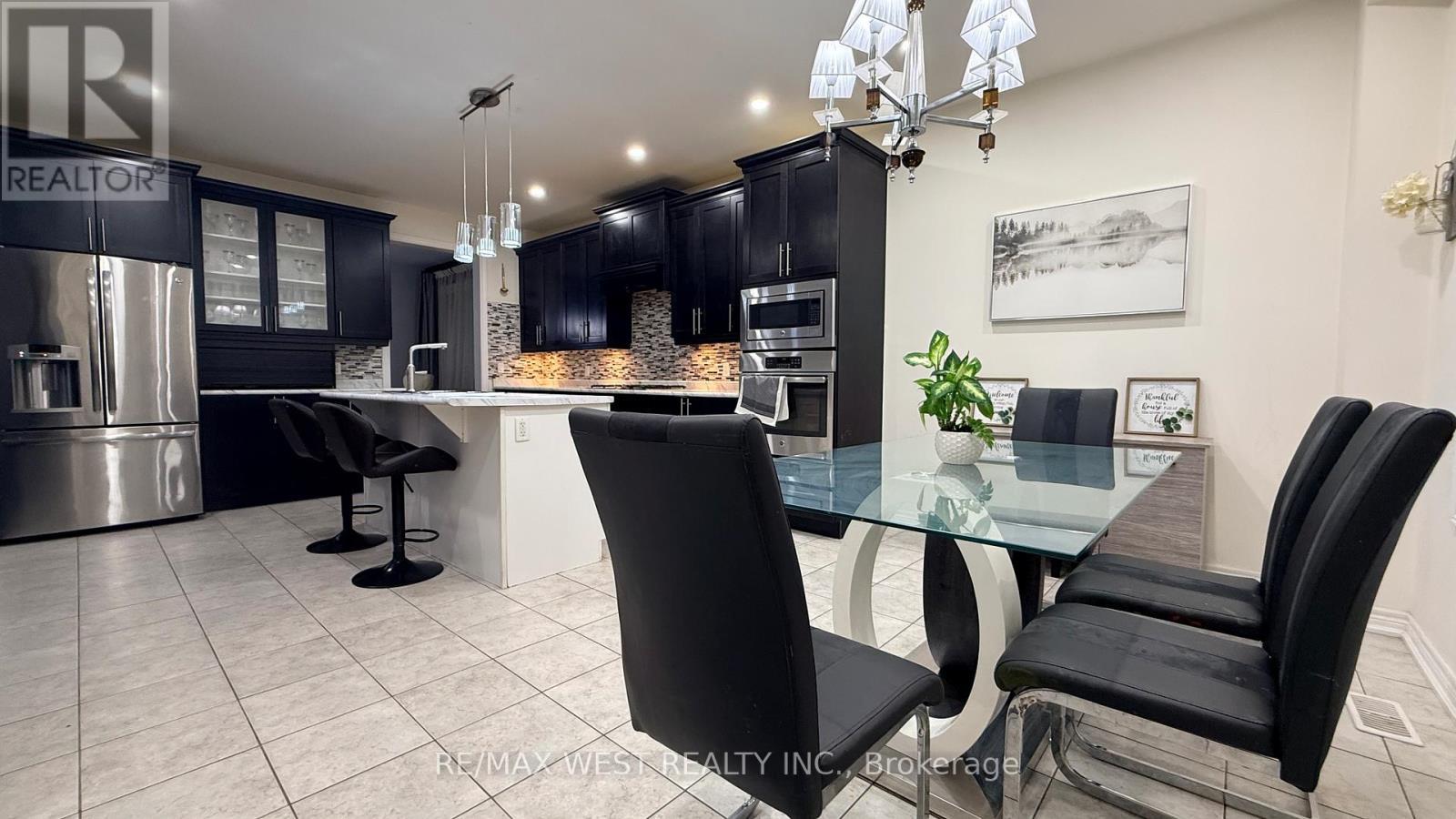 124 Johnson Drive, Shelburne, ON - Indoor Photo Showing Dining Room