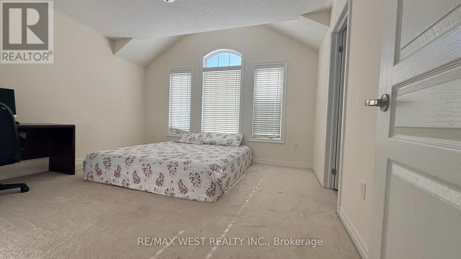 124 Johnson Drive, Shelburne, ON - Indoor Photo Showing Bedroom