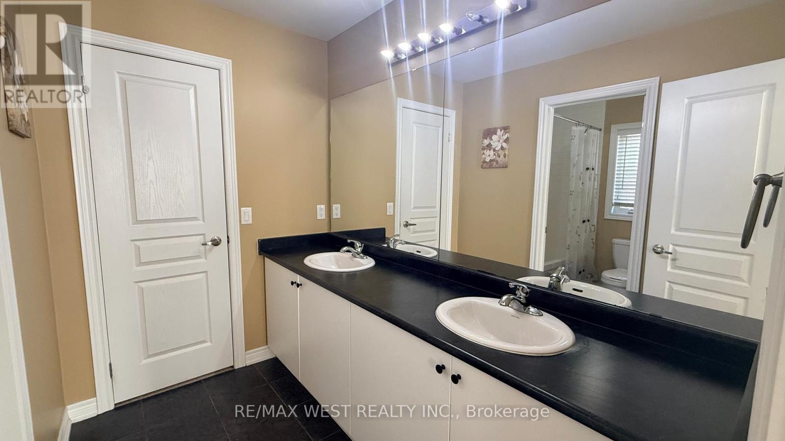 124 Johnson Drive, Shelburne, ON - Indoor Photo Showing Bathroom
