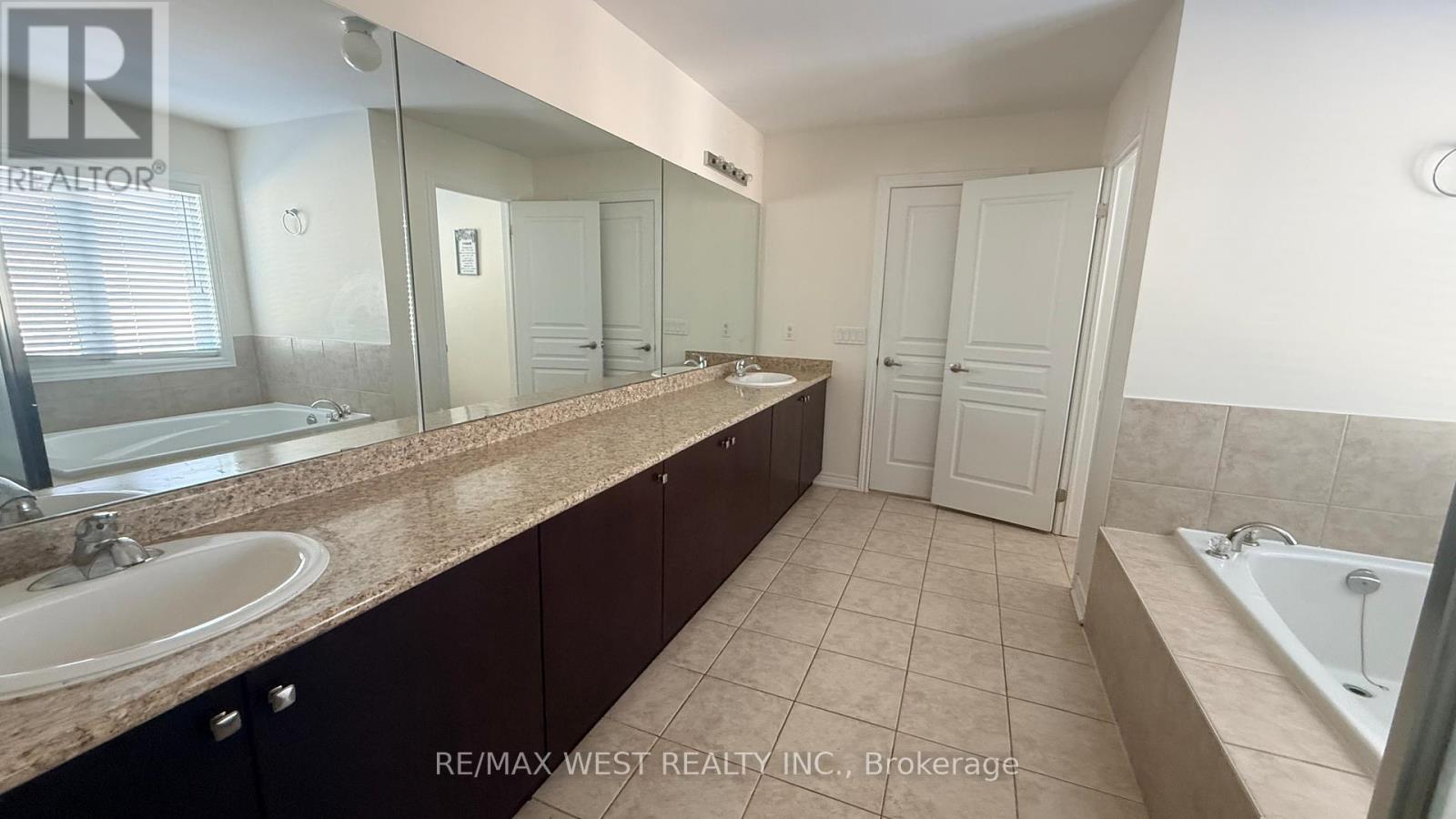 124 Johnson Drive, Shelburne, ON - Indoor Photo Showing Bathroom