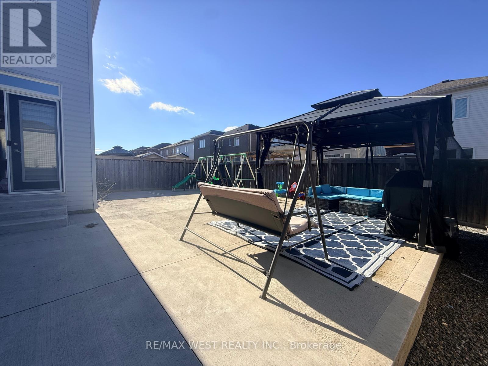 124 Johnson Drive, Shelburne, ON - Outdoor