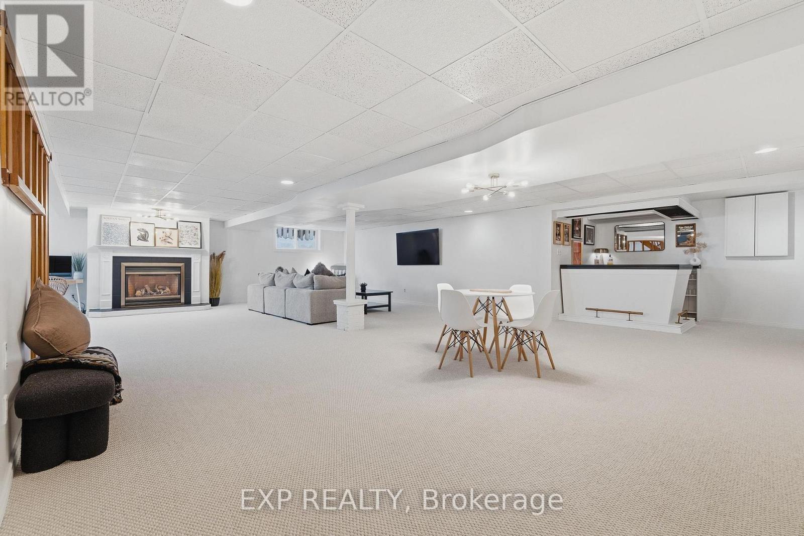 523 Forest Hill Drive, Kitchener, ON - Indoor With Fireplace