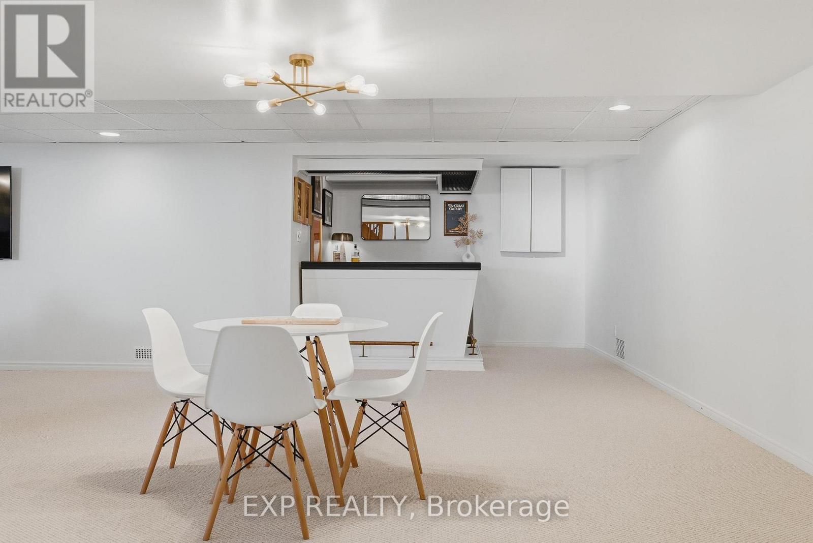 523 Forest Hill Drive, Kitchener, ON - Indoor Photo Showing Dining Room