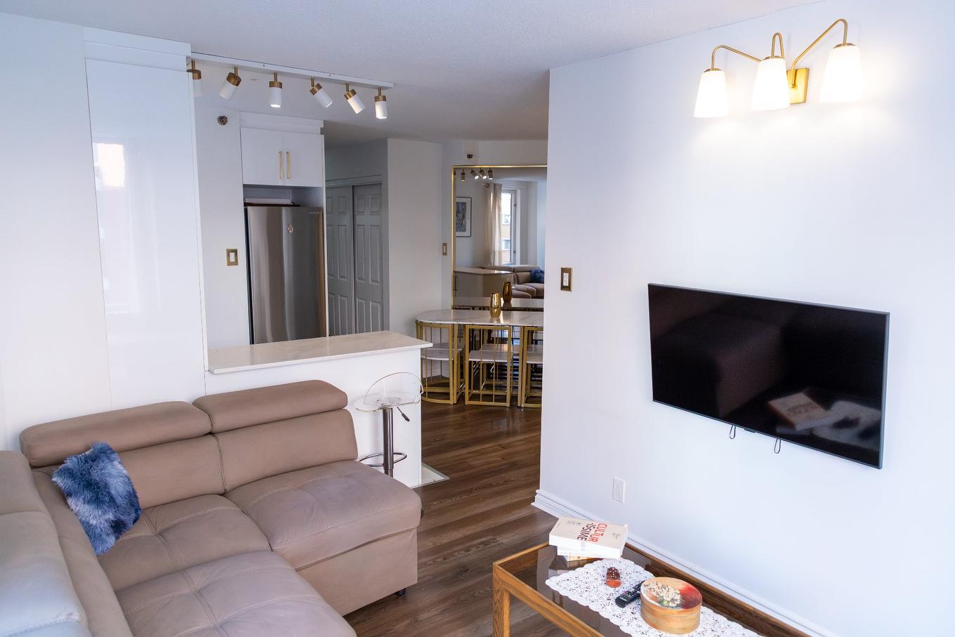 Living room - 641-1055 Rue St-Mathieu, Montréal (Ville-Marie), QC - Indoor Photo Showing Living Room