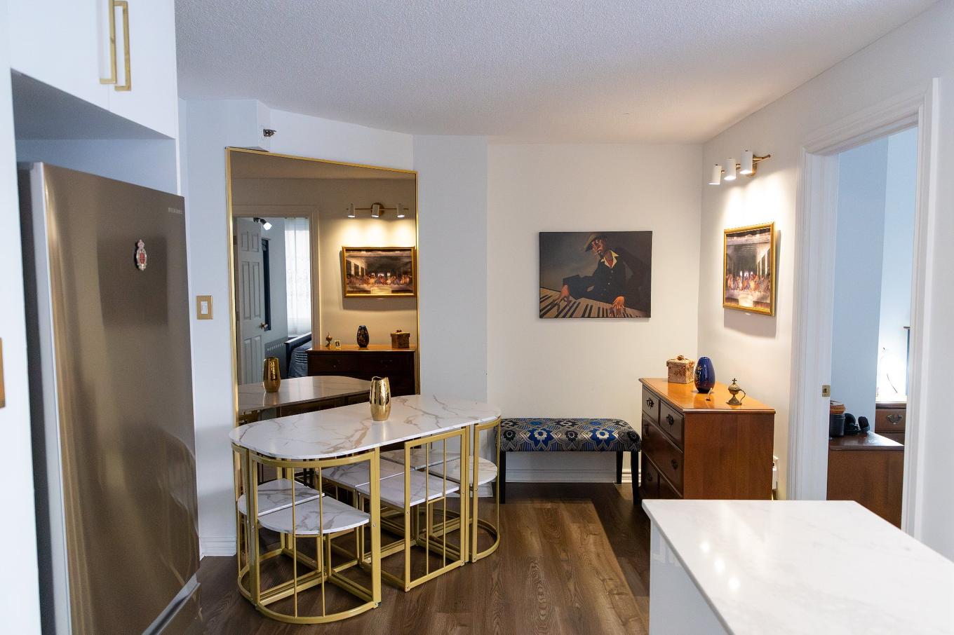 Dining room - 641-1055 Rue St-Mathieu, Montréal (Ville-Marie), QC - Indoor Photo Showing Dining Room