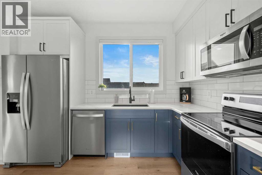 161 Lavender Manor Se, Calgary, AB - Indoor Photo Showing Kitchen