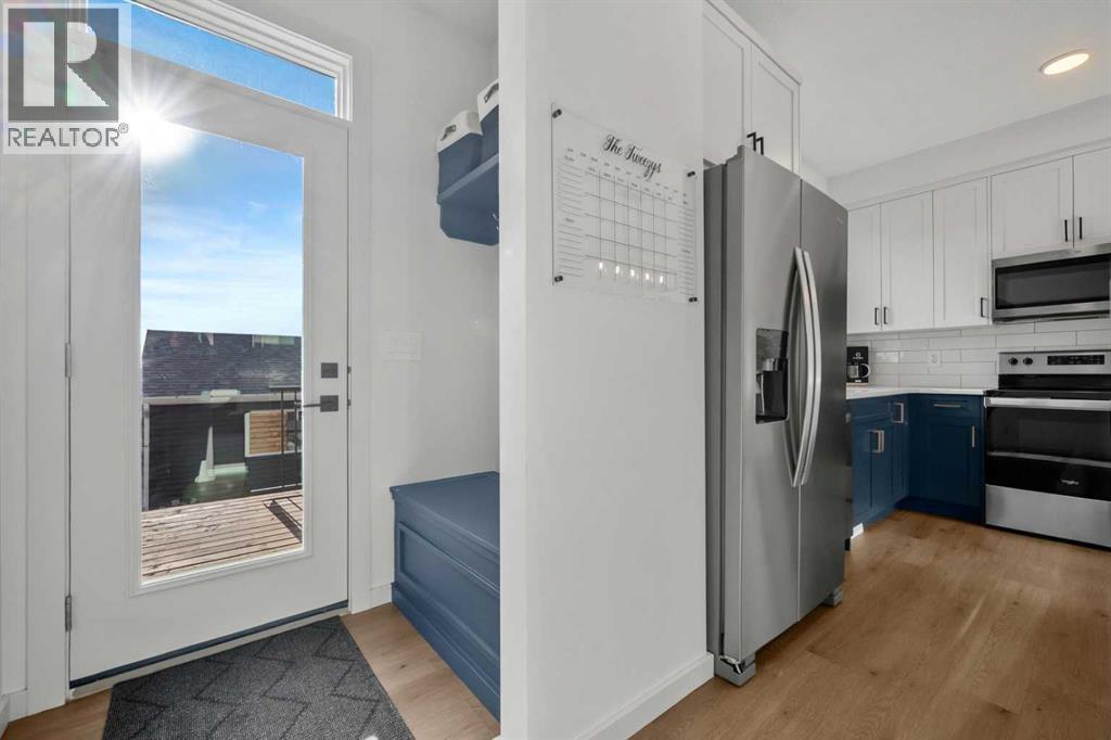 161 Lavender Manor Se, Calgary, AB - Indoor Photo Showing Kitchen