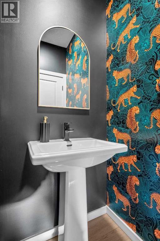 161 Lavender Manor Se, Calgary, AB - Indoor Photo Showing Bathroom