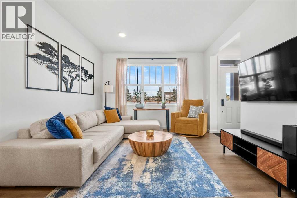 161 Lavender Manor Se, Calgary, AB - Indoor Photo Showing Living Room
