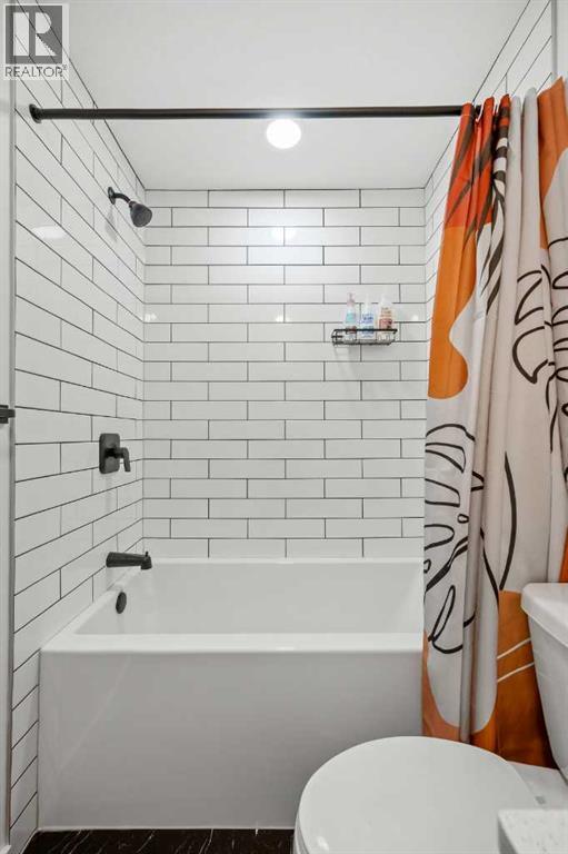 161 Lavender Manor Se, Calgary, AB - Indoor Photo Showing Bathroom