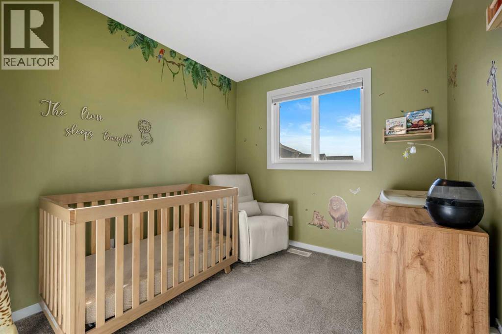 161 Lavender Manor Se, Calgary, AB - Indoor Photo Showing Bedroom