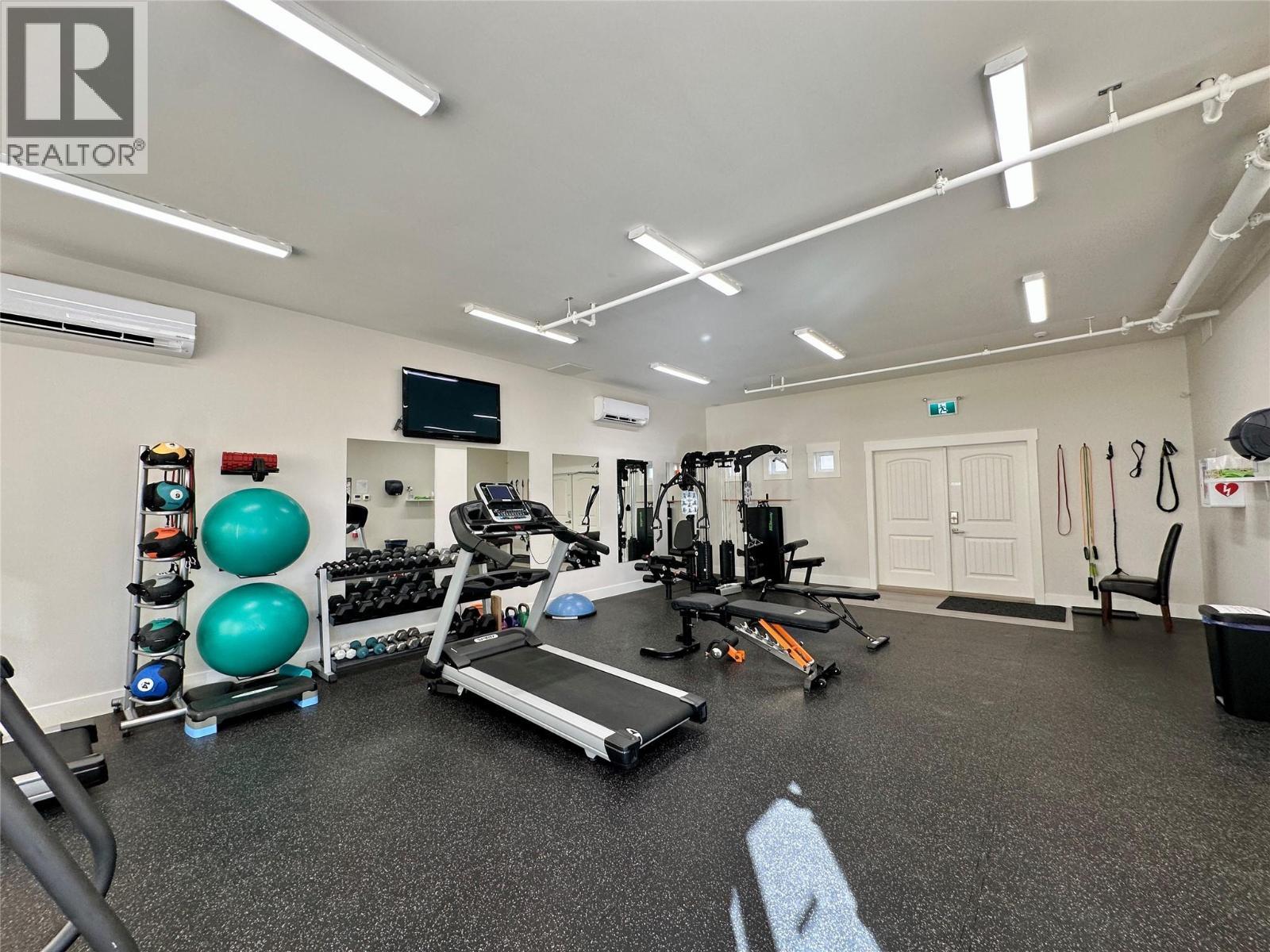 2000 Valleyview Drive Unit# 33, Osoyoos, BC - Indoor Photo Showing Gym Room