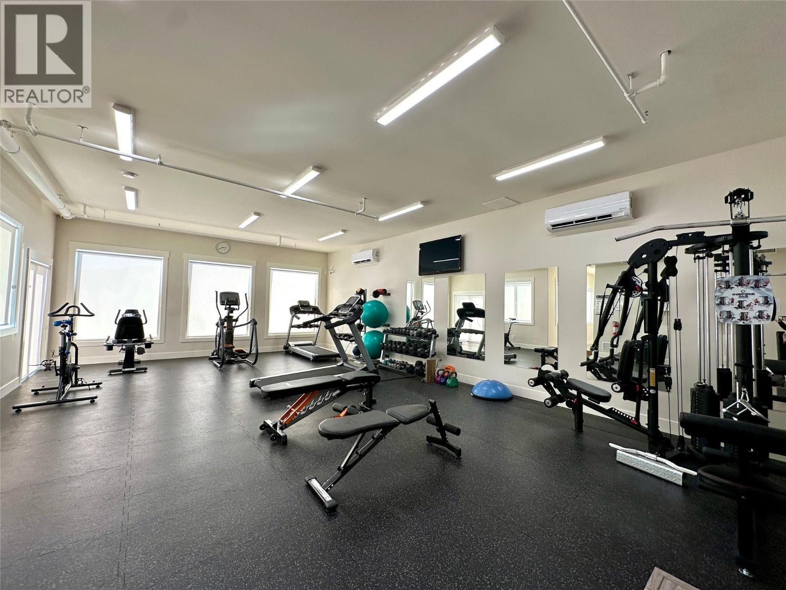 2000 Valleyview Drive Unit# 33, Osoyoos, BC - Indoor Photo Showing Gym Room