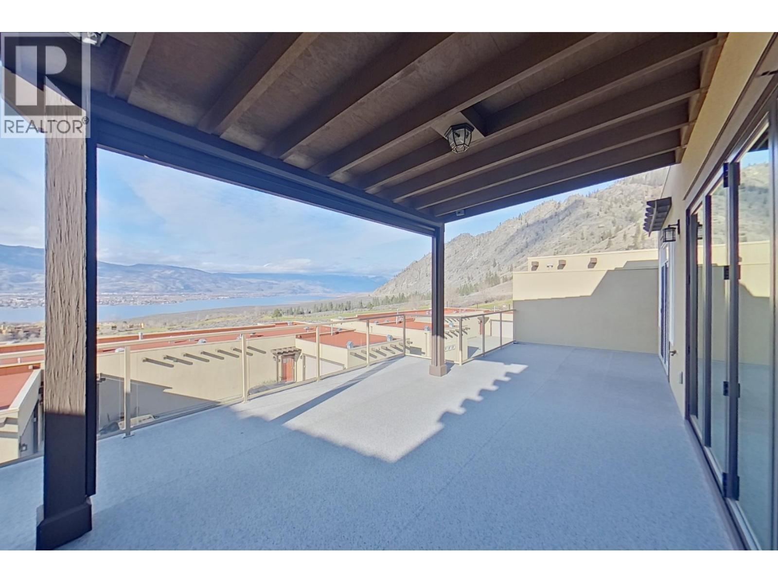 2000 Valleyview Drive Unit# 33, Osoyoos, BC - With Exterior