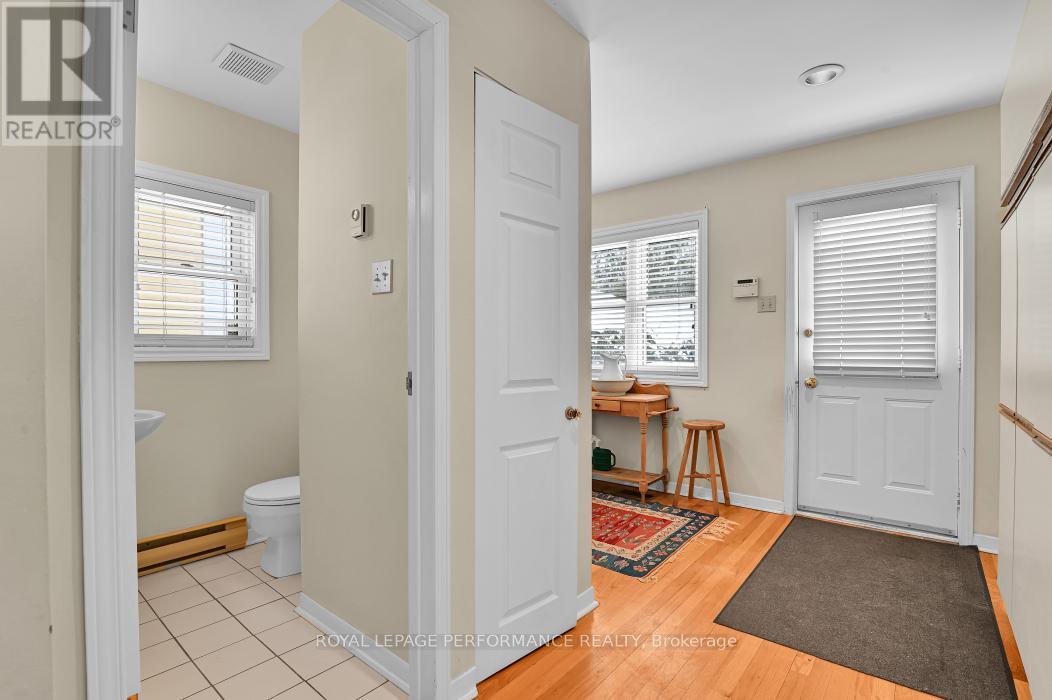 6 Elmdale Avenue, Ottawa, ON - Indoor