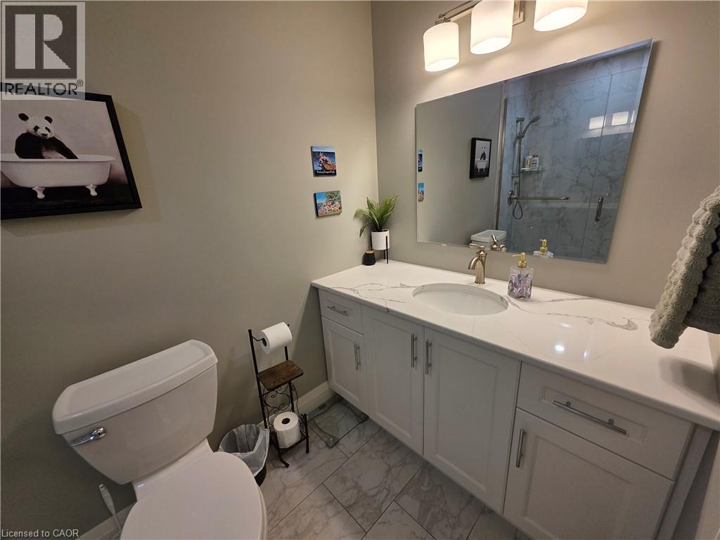 52 Gates Lane, Hamilton, ON - Indoor Photo Showing Bathroom