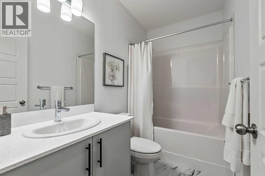 203 Annette Landing, Calgary, AB - Indoor Photo Showing Bathroom