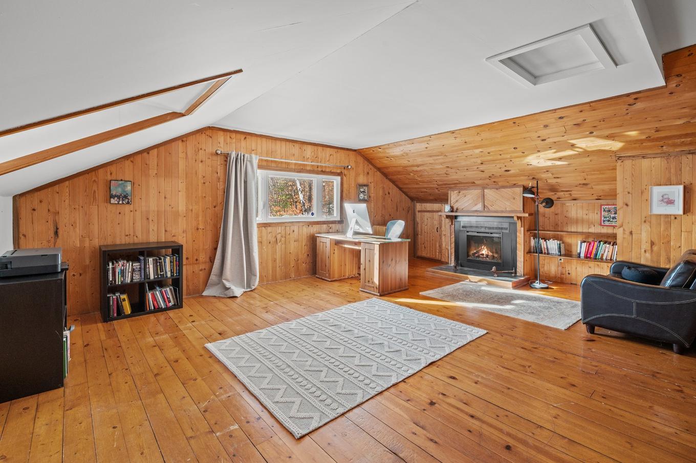 Family room - 760 Ch. Du Lac-Bouchette, Sainte-Adèle, QC - Indoor Photo Showing Living Room With Fireplace