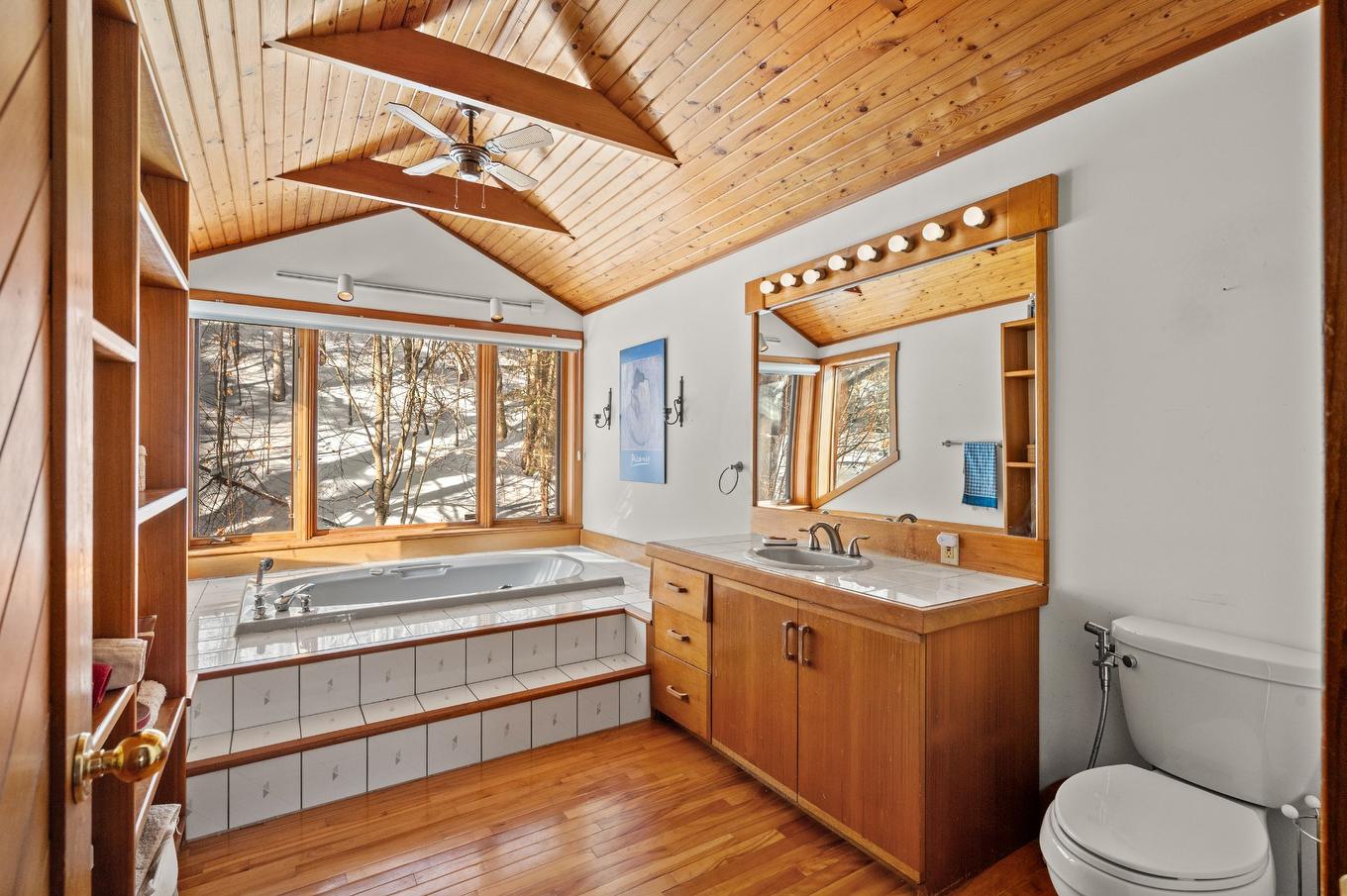 Bathroom - 760 Ch. Du Lac-Bouchette, Sainte-Adèle, QC - Indoor Photo Showing Bathroom