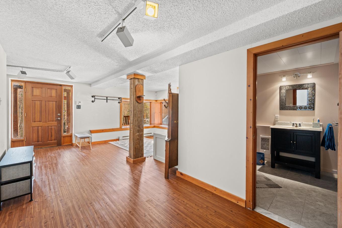 Overall view - 760 Ch. Du Lac-Bouchette, Sainte-Adèle, QC - Indoor Photo Showing Other Room