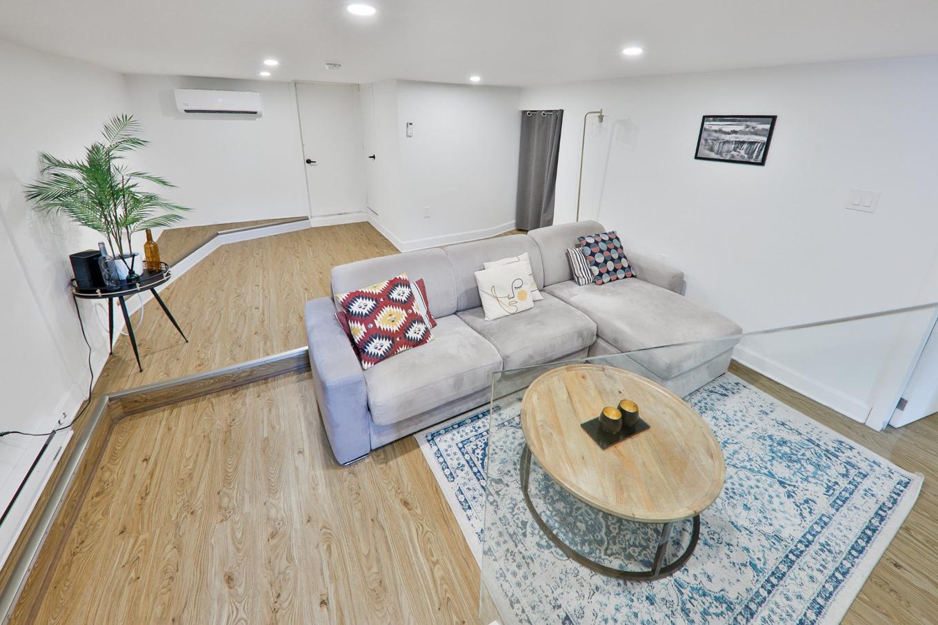 Living room - 7823 Rue St-Dominique, Montréal (Villeray/Saint-Michel/Parc-Extension), QC - Indoor