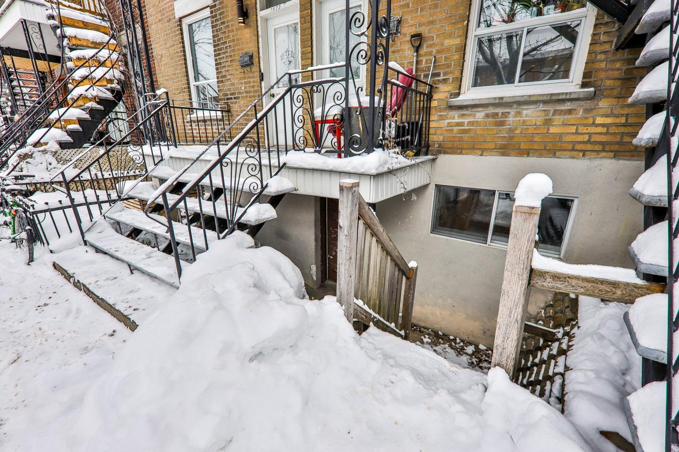 Staircase - 7823 Rue St-Dominique, Montréal (Villeray/Saint-Michel/Parc-Extension), QC - Outdoor