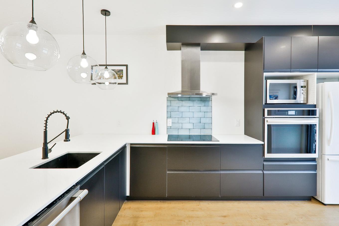 Kitchen - 7823 Rue St-Dominique, Montréal (Villeray/Saint-Michel/Parc-Extension), QC - Indoor Photo Showing Kitchen