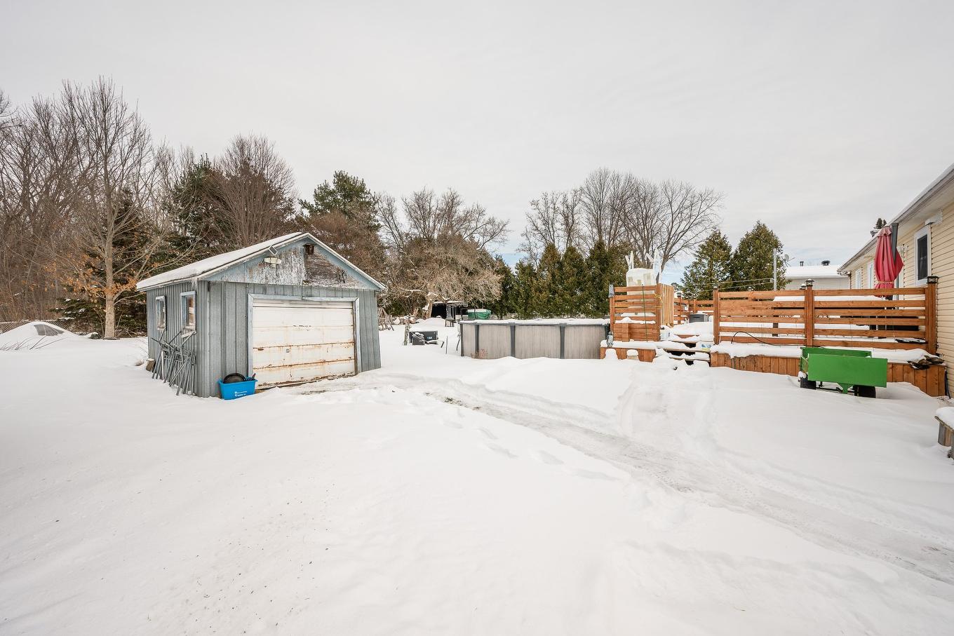 Cour - 116 48E Rue E., Venise-En-Québec, QC - Outdoor