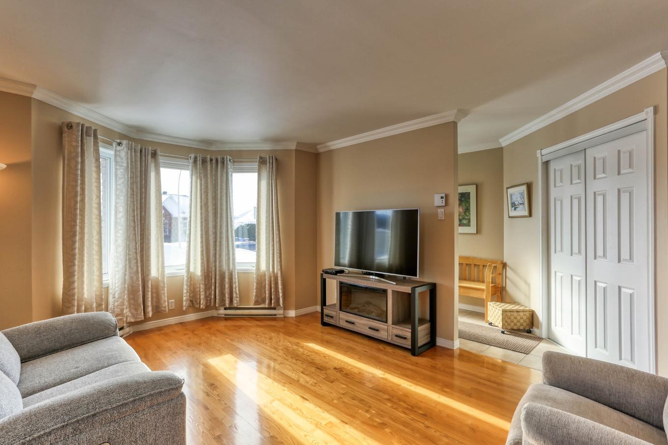 Salon - 6710 Rue Papillon, Trois-Rivières, QC - Indoor Photo Showing Living Room
