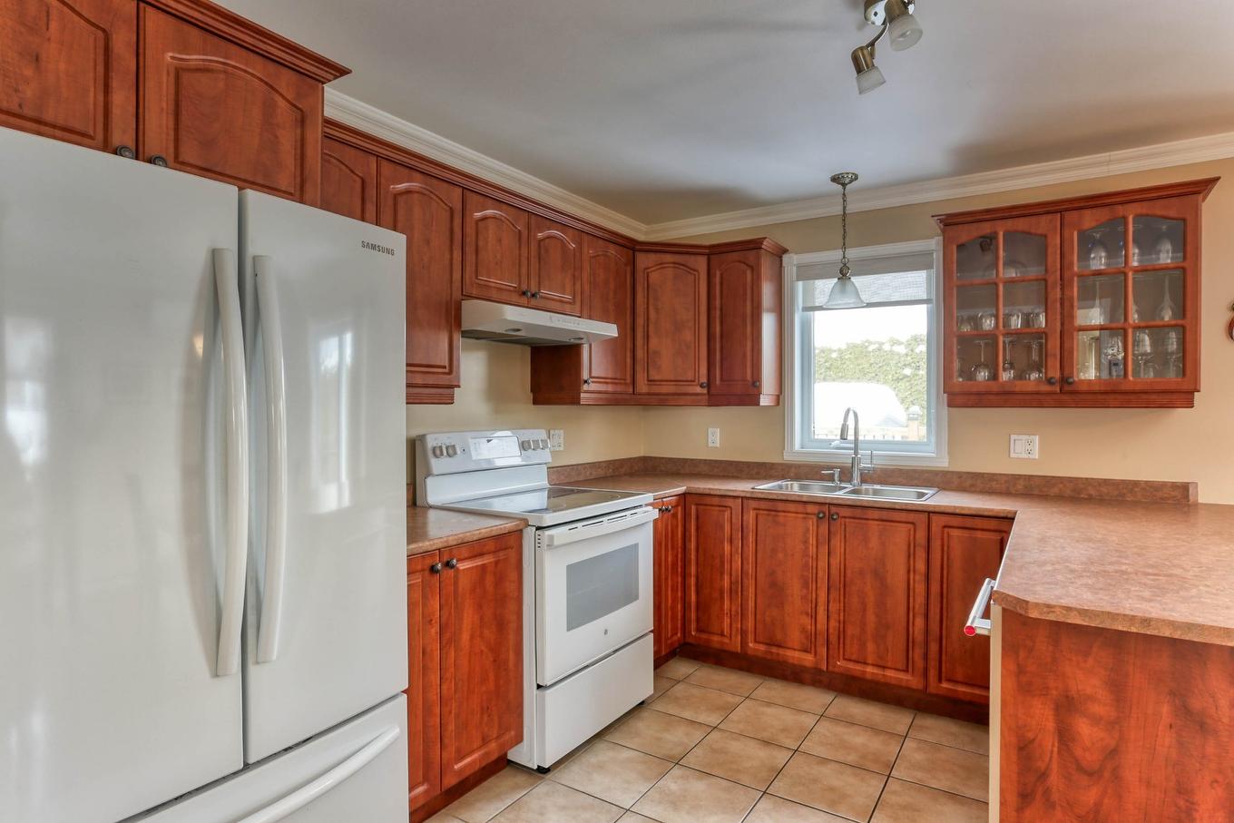 Cuisine - 6710 Rue Papillon, Trois-Rivières, QC - Indoor Photo Showing Kitchen With Double Sink