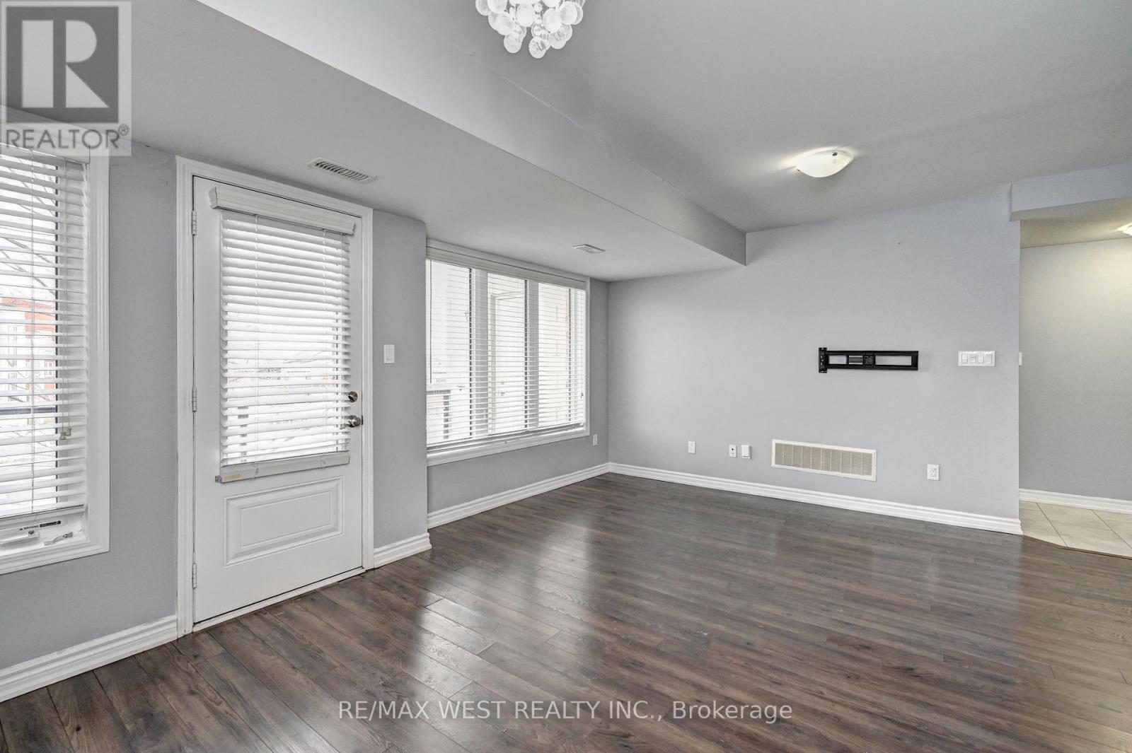 118 Daylily Lane, Kitchener, ON - Indoor Photo Showing Other Room