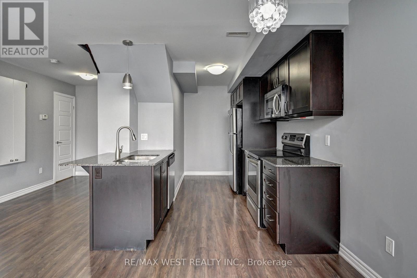 118 Daylily Lane, Kitchener, ON - Indoor Photo Showing Kitchen
