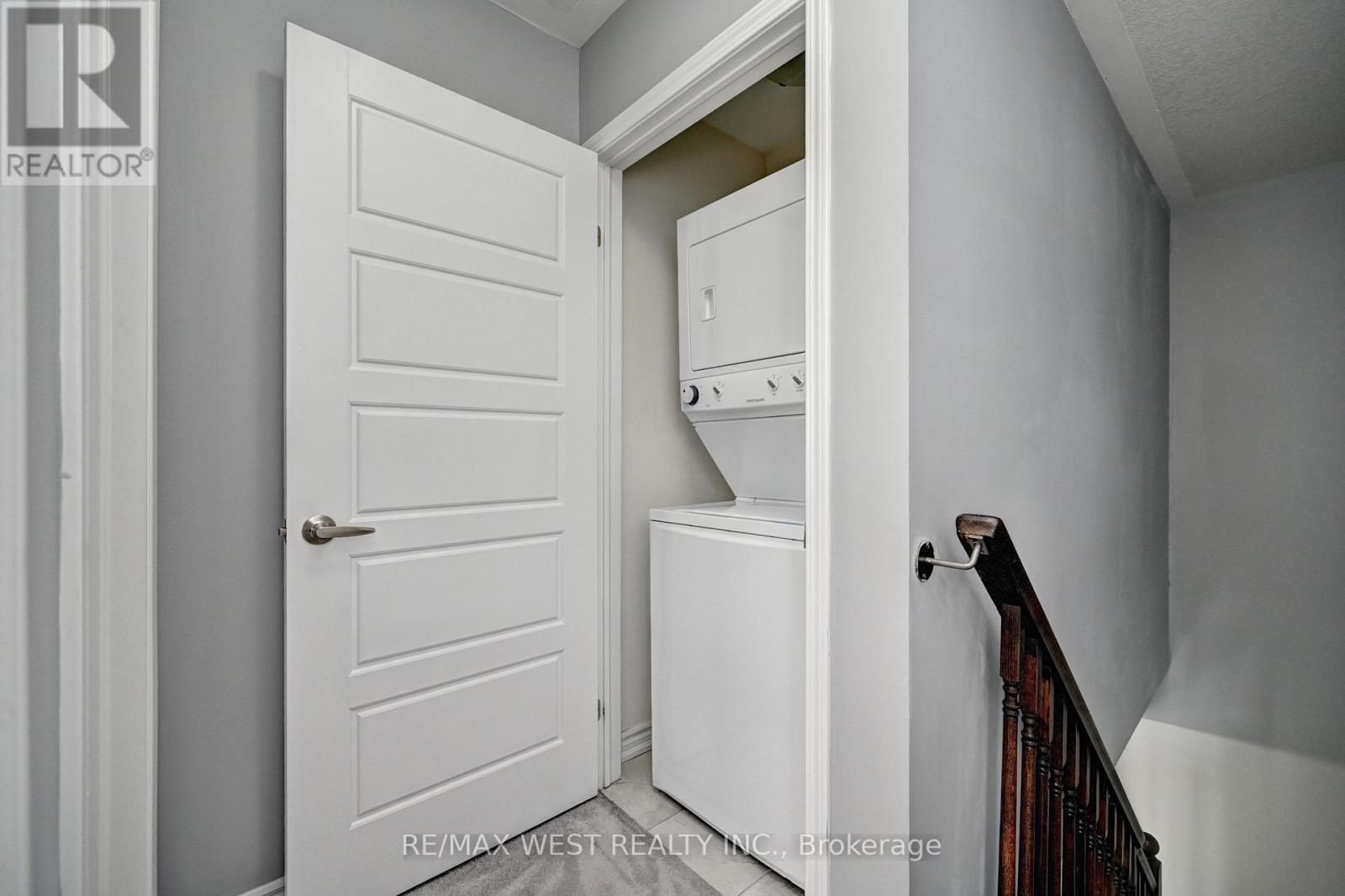 118 Daylily Lane, Kitchener, ON - Indoor Photo Showing Laundry Room