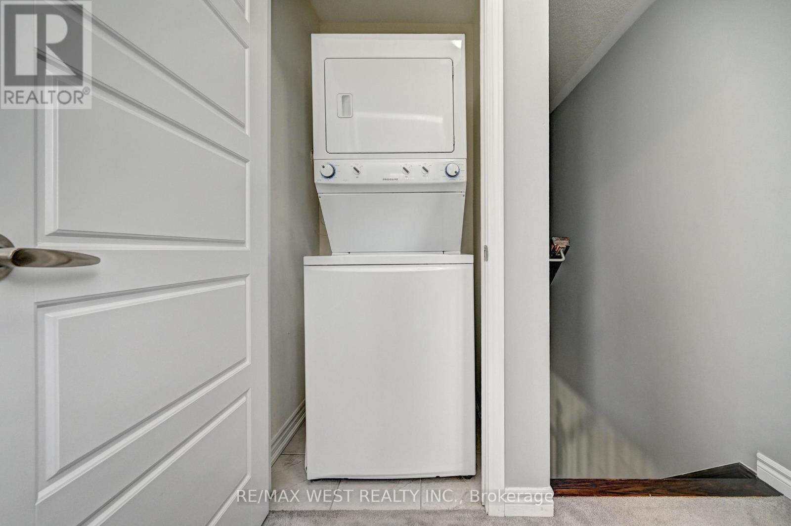 118 Daylily Lane, Kitchener, ON - Indoor Photo Showing Laundry Room