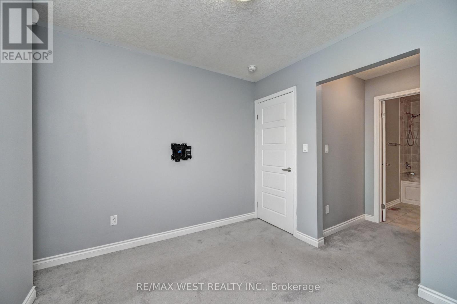 118 Daylily Lane, Kitchener, ON - Indoor Photo Showing Other Room