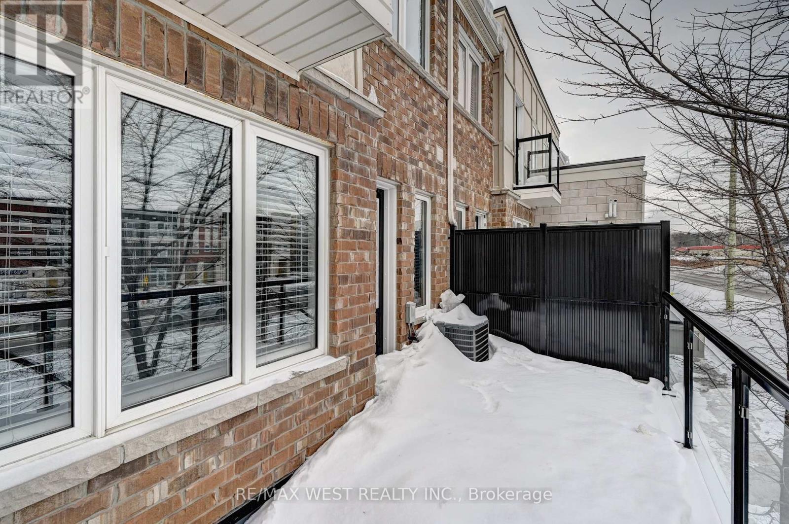 118 Daylily Lane, Kitchener, ON - Outdoor