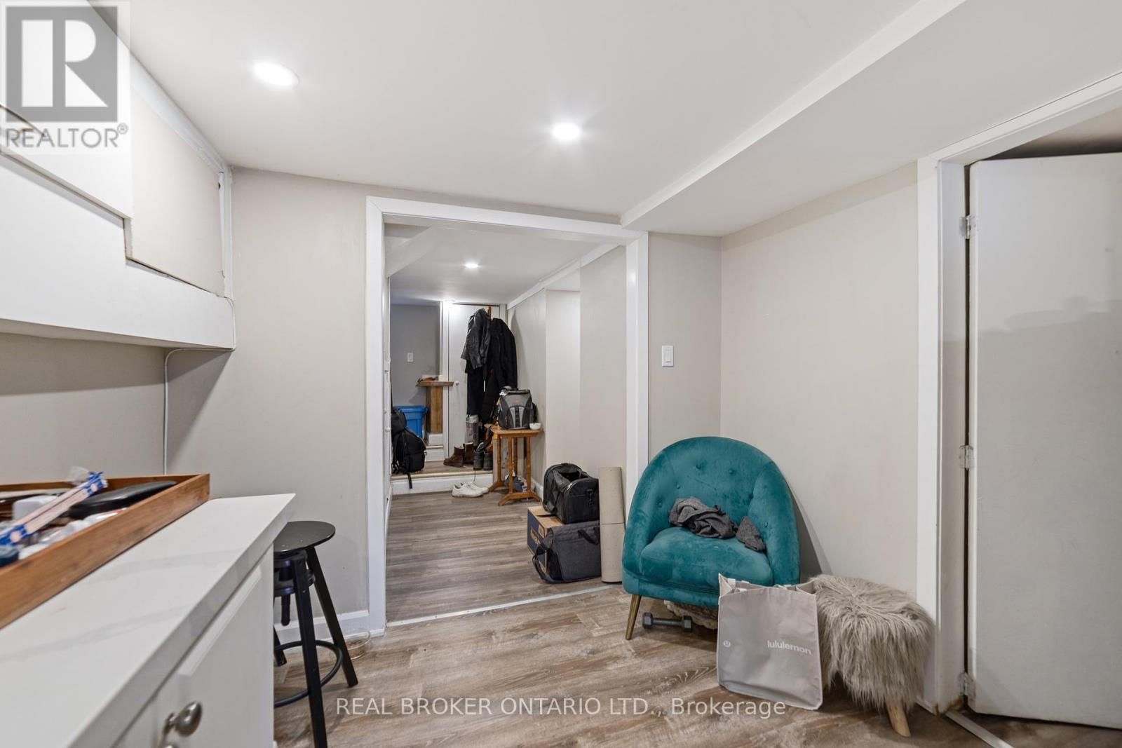 29 Gibson Avenue, Hamilton, ON - Indoor Photo Showing Other Room
