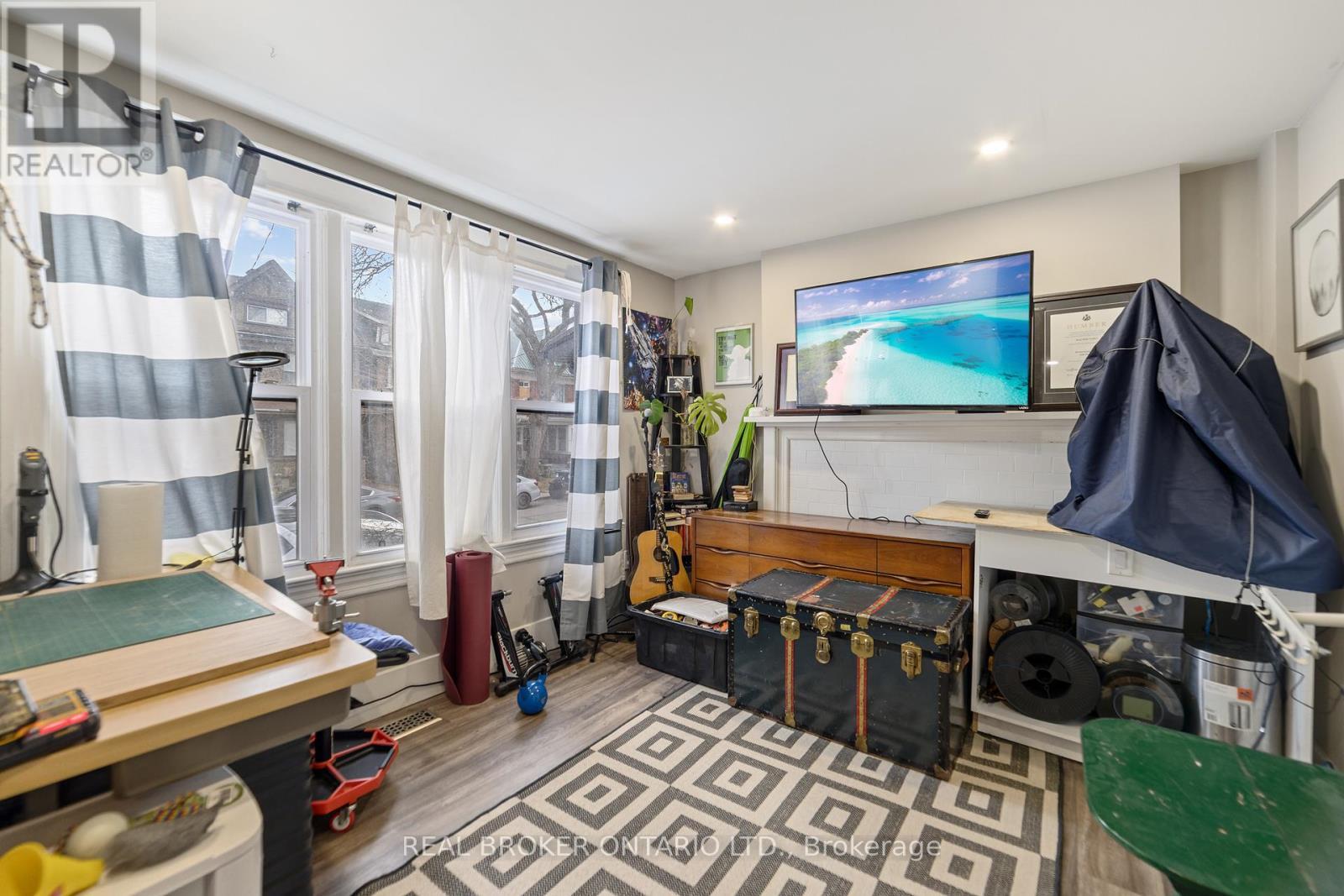 29 Gibson Avenue, Hamilton, ON - Indoor Photo Showing Other Room