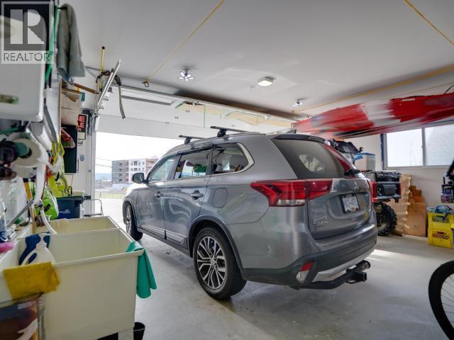 4351 Quebec Ave, Powell River, BC - Indoor Photo Showing Garage