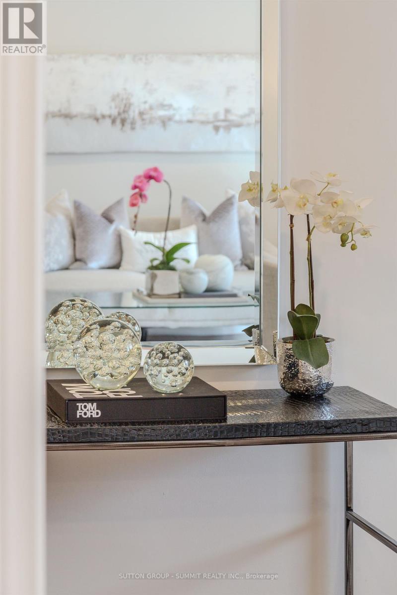 1104 Ambercroft Lane, Oakville, ON - Indoor Photo Showing Other Room