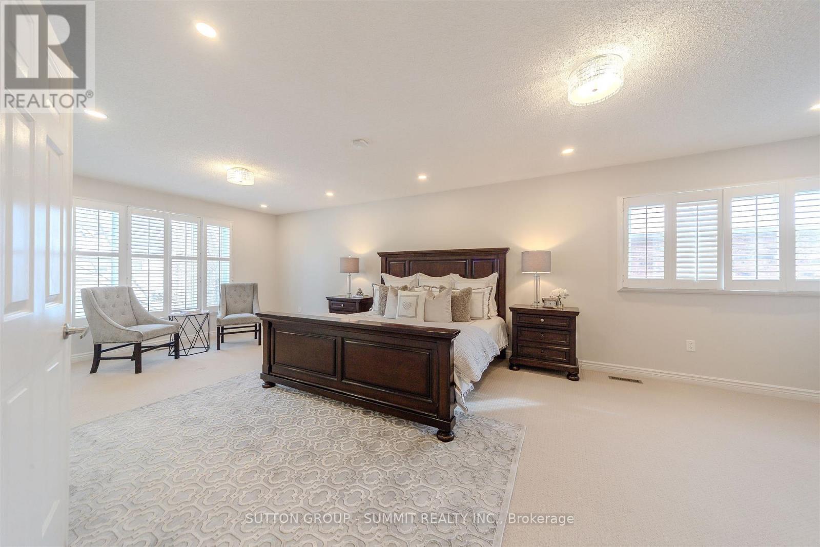 1104 Ambercroft Lane, Oakville, ON - Indoor Photo Showing Other Room