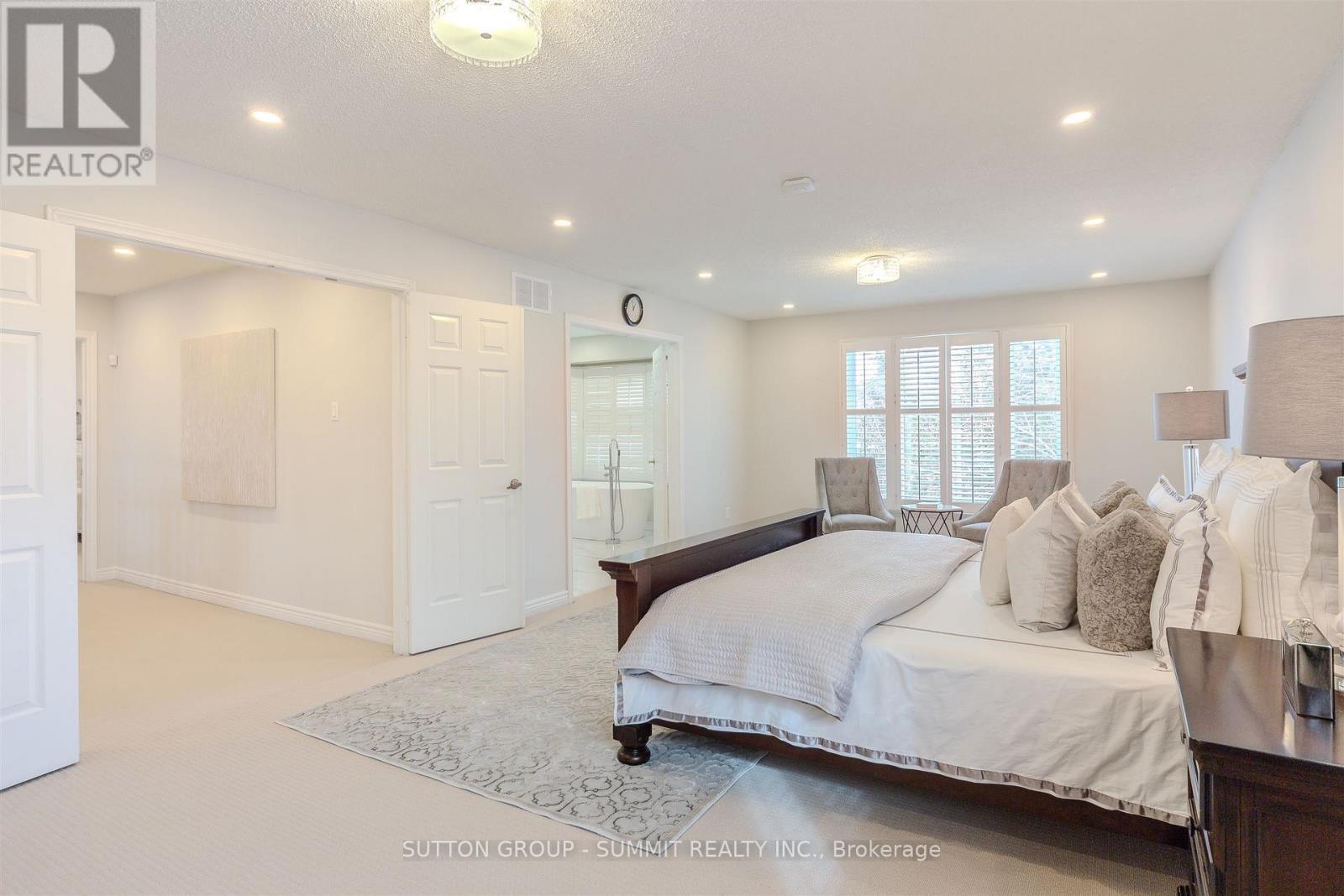 1104 Ambercroft Lane, Oakville, ON - Indoor Photo Showing Other Room