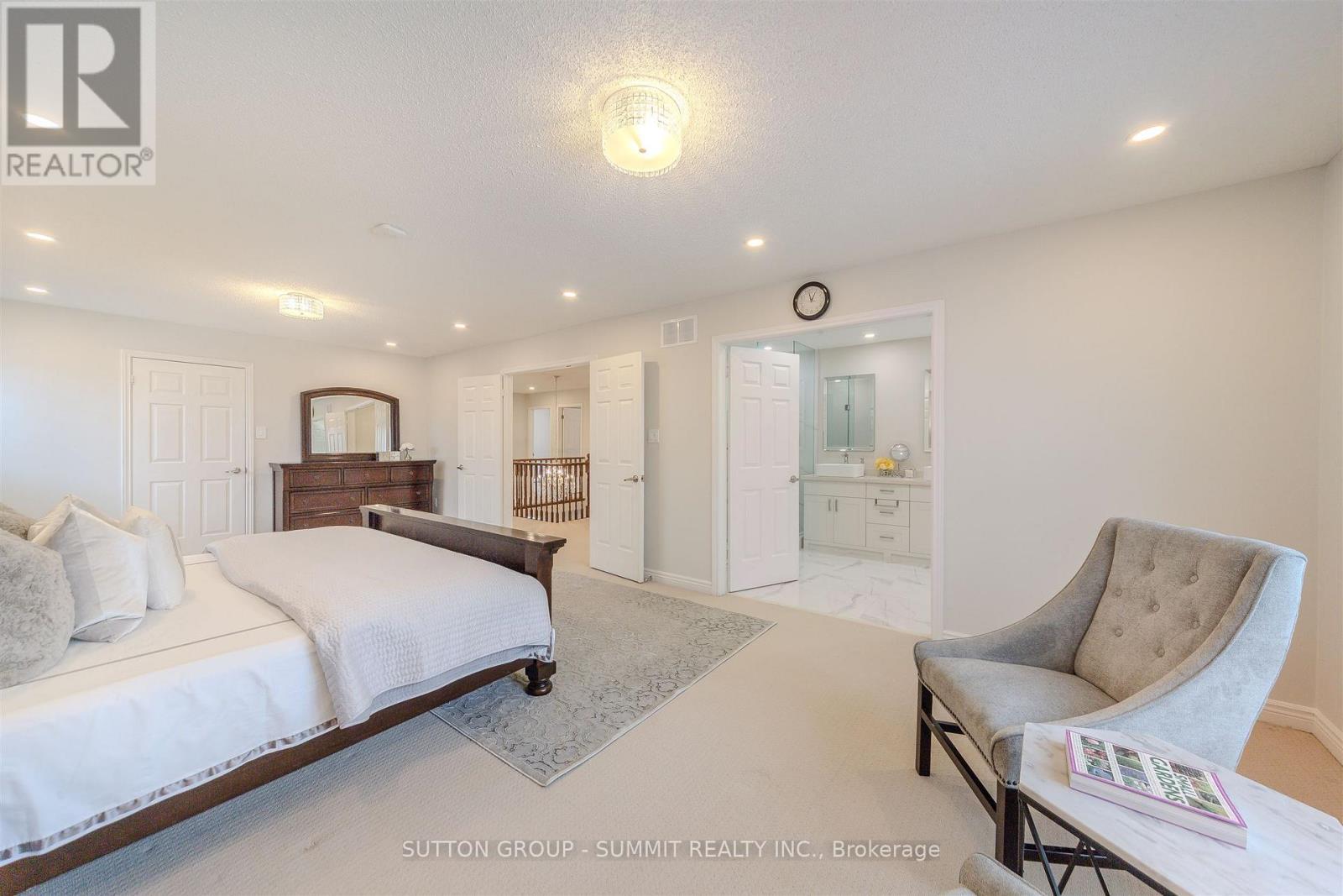 1104 Ambercroft Lane, Oakville, ON - Indoor Photo Showing Bedroom