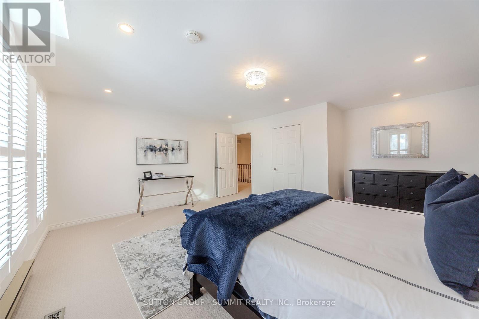 1104 Ambercroft Lane, Oakville, ON - Indoor Photo Showing Bathroom