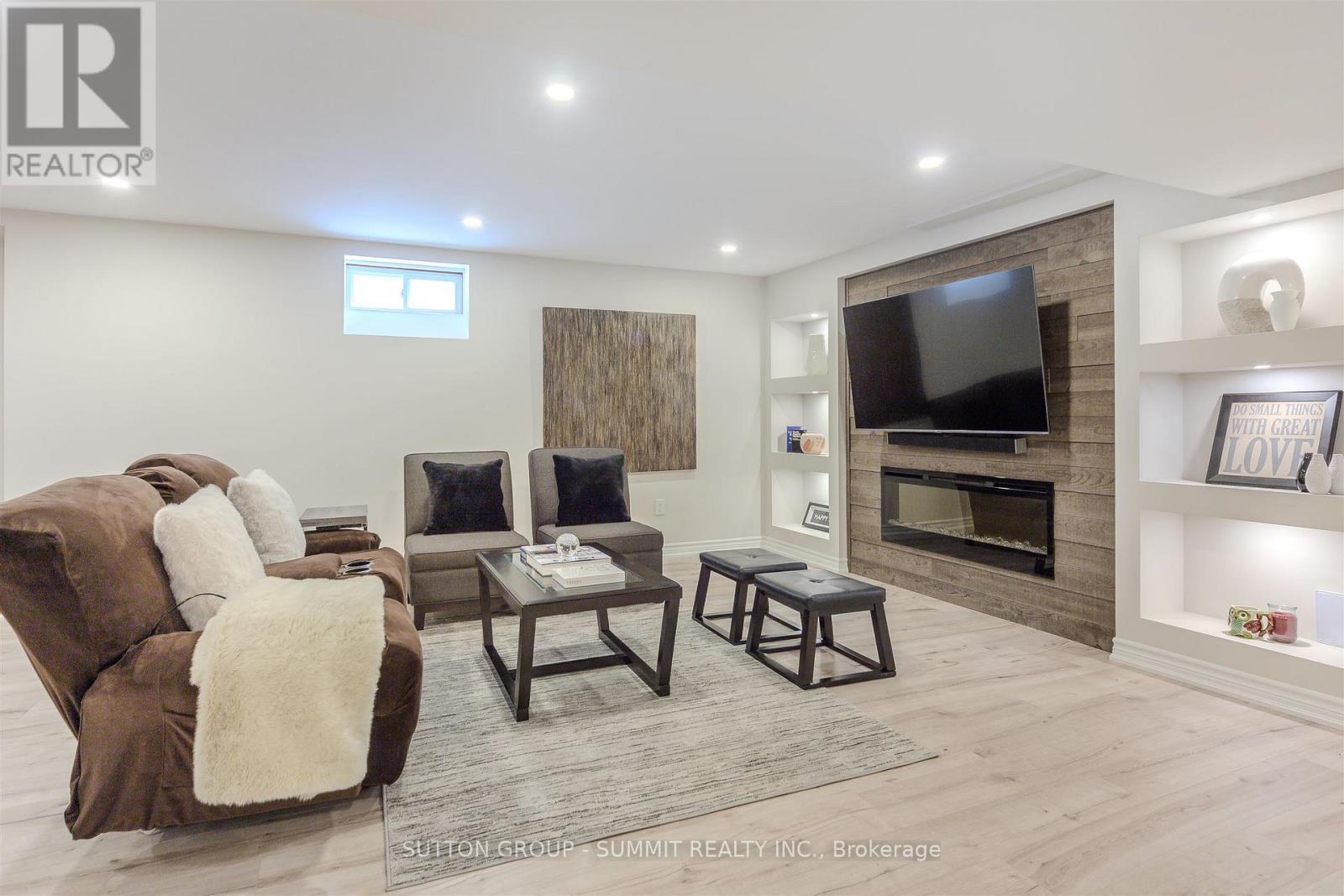 1104 Ambercroft Lane, Oakville, ON - Indoor Photo Showing Bathroom