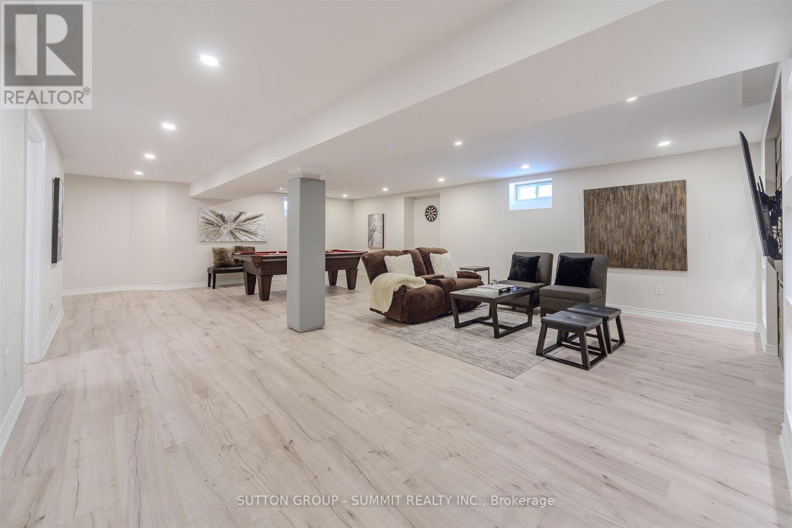 1104 Ambercroft Lane, Oakville, ON - Indoor Photo Showing Other Room