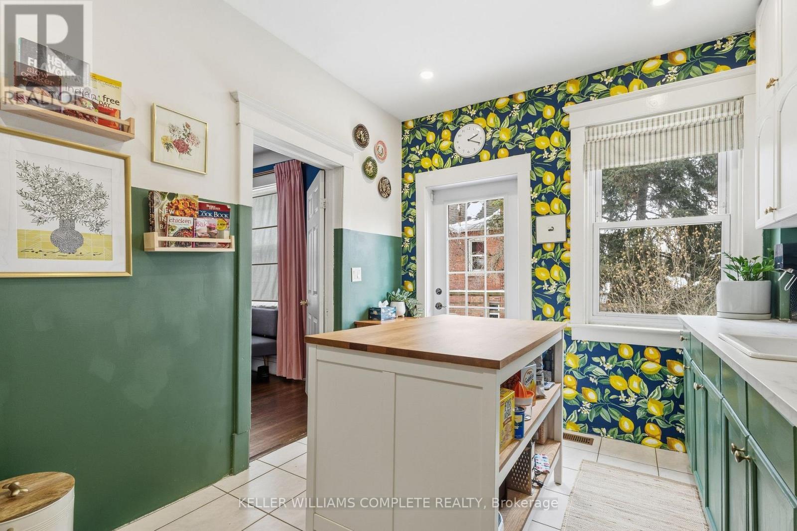 75 Dundurn Street N, Hamilton, ON - Indoor