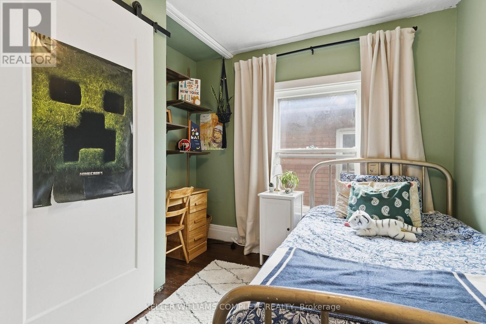 75 Dundurn Street N, Hamilton, ON - Indoor Photo Showing Bedroom